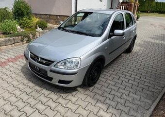 Opel Corsa 1,2 i klima , 2 sady kol benzín manuál 55 kw