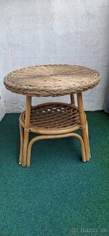 Predám ratanový stolík