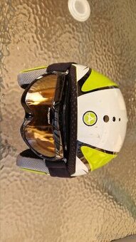 Detská lyžiarska prilba + okuliare