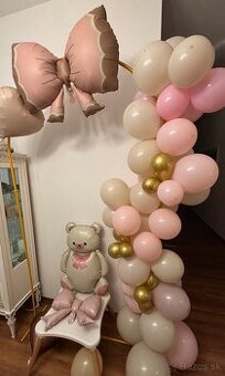 Kovový stojan na balónový oblúk