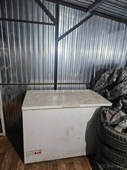 Truhlicová mraznička