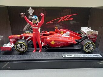 F1 FERRARI F2012 VÍTĚZ GP MALAYSIE 2012 ALONSO HOTWHEELS