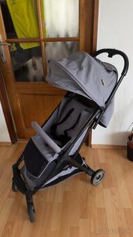 Predám ľahký a praktický športový kočík