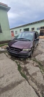 Rozpredám Chrysler voyager 2.5 td