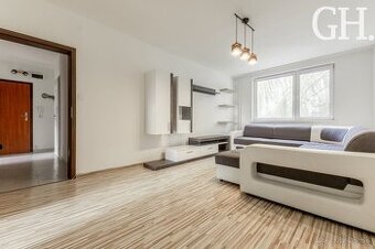 J. HOLLÉHO - 3 izbový byt - Kompletná rekonštrukcia - Zaskle