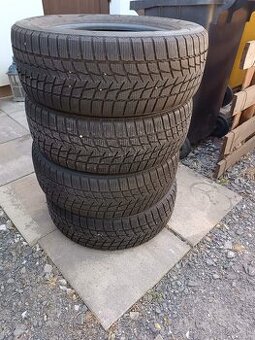Zimne pneumatiky 215/60R16
