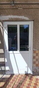 Dvere plastové 2000x1060 Tvrdošovce, pánty treba nové