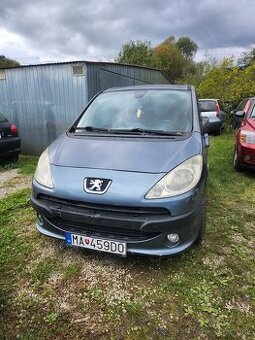 Peugeot 1007 1,6 benzin 2007
