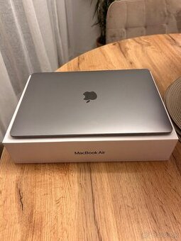 💻 MacBook Air 13” (2020, Intel i5, 512 GB SSD, 8 GB RAM)