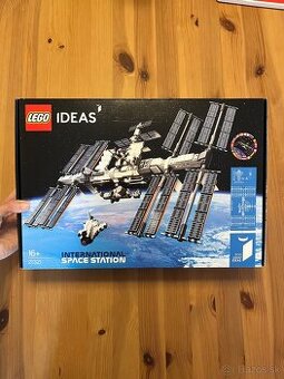 LEGO 21321