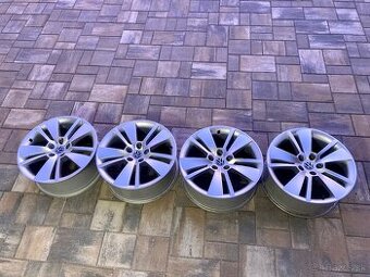 Zimná sada org VW 5x112 7J ET40 215/55 R17