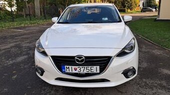 Mazda 3 skyactive automat, kamera jazdných pruhov