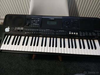 Yamaha psr e453