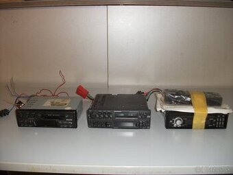 Predám retro autorádio 3kusy.