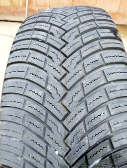 Pirelli 225/65R17 All season