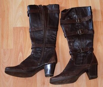 Kozene cizmy zn. Janet D, vel. 40