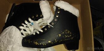 NOVÉ DÁMSKE KORČULE veľ. 39