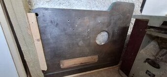 Predám liatinový stôl