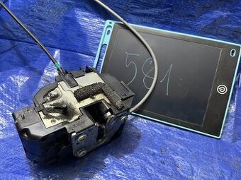 PRAVY ZADNY ZAMOK NISSAN QASHQAI