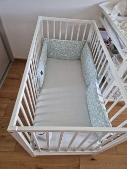 Postieľka so zásuvkou