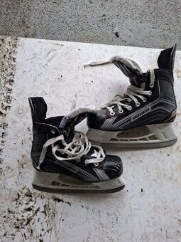 Korčule bauer vapor x200 cislo EUR 37.5