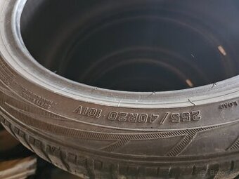 255/40 R20 zimne