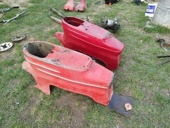 Predám 2x sukňu na Jawu pionier.