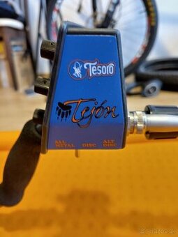 Detektor kovov Tesoro Tejon