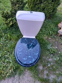 Záchod/toaleta s WC doskou - 1