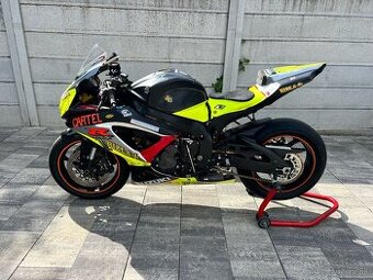Suzuki gsxr750k8-okruhovka