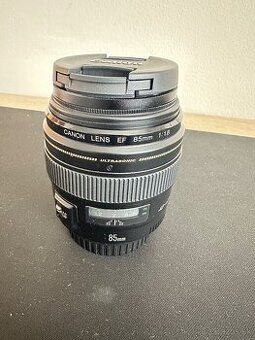 Canon EF 85 mm 1:1.8