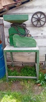 Šrotovnik, mlynček na kukuricu, mlynček na kapustu