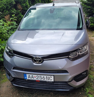 Predám striebornú Toyotu ProAce City Verso Long 03/2024