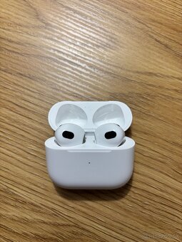 AirPods 3
