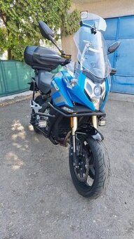 CF MOTO 650MT // SR moto