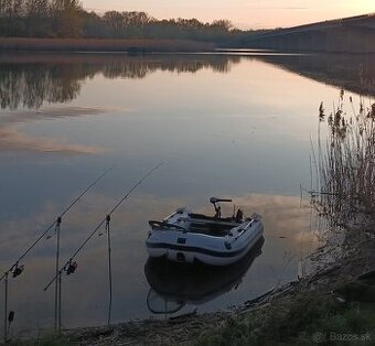 Čln Duraboats 240 pevná podlaha