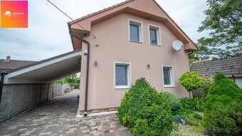 Na predaj rodinný dom s bazénom v Opoji