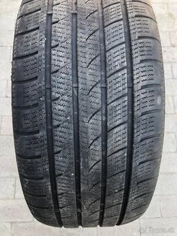 Predám pneumatiku 275/40R20