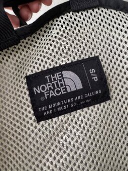 The North Face base camp taska