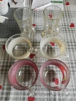 Štyri pohare na čaj, dva na kávu cena za všetky spolu