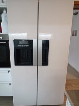 Biela americka chladnicka s mraznickou Samsung