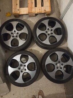 Detroit R18 + zimne gumy