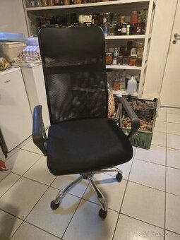 Kancelárska stolička