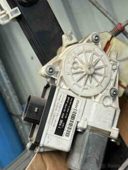 BMW X3 (E83)  Motorček sťahovania okien PP 69259641