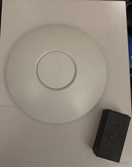 2x Ubiquiti AP LR & 2x Ubiquiti POE-24-24W-G čierny