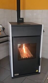 kachle na pelety a drevo