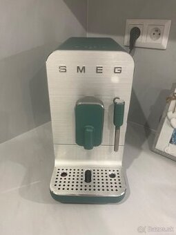 Automatický kávovar SMEG