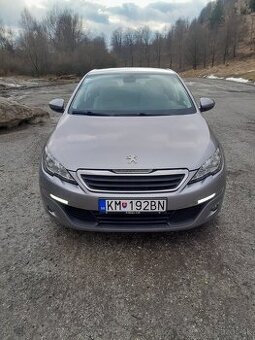 Peugeot 308 benzín