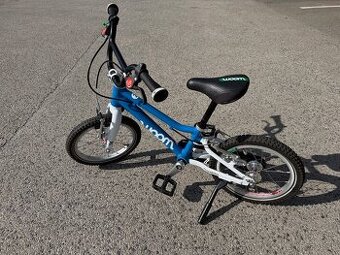 Woom 2 v parádnej modrej farbe s originál stojanom