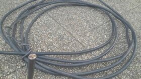 Zostatok zo stavby (kabel, izolacie, polystyren, barel...)